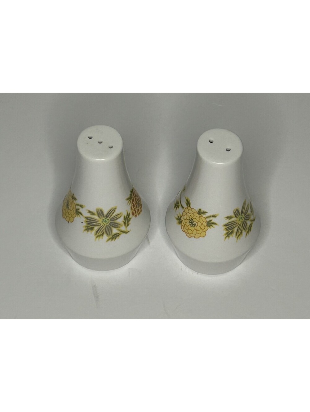 Noritake Progression Sunny Side 9003 Salt And Pepper Shakers
